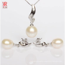 Silver Jewelry Set with White Pearls and CZ